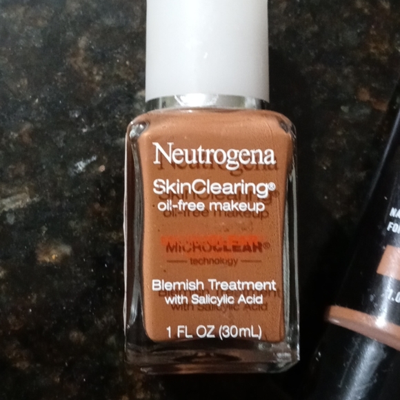 Neutrogena Makeup - Picture 2 of 5